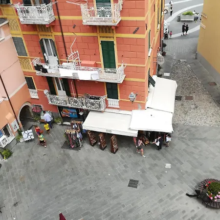 In Piazzetta Da Vasco Lerici